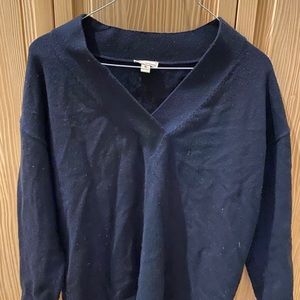 Gap navy blue v-neck sweater